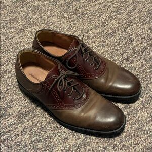 Johnston & Murphy Two-Tone Brown Oxfords with some Scuff Marks. 9.5 Wide